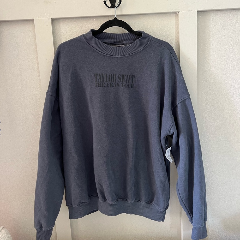 NWT Taylor Swift Eras Tour Exclusive Blue Crewneck w/International Dates